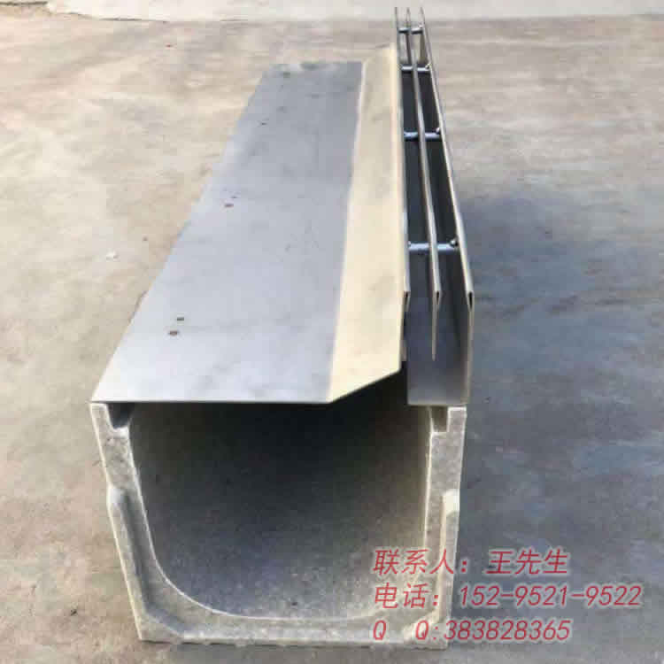 Linearer Abflussdeckel aus Edelstahl