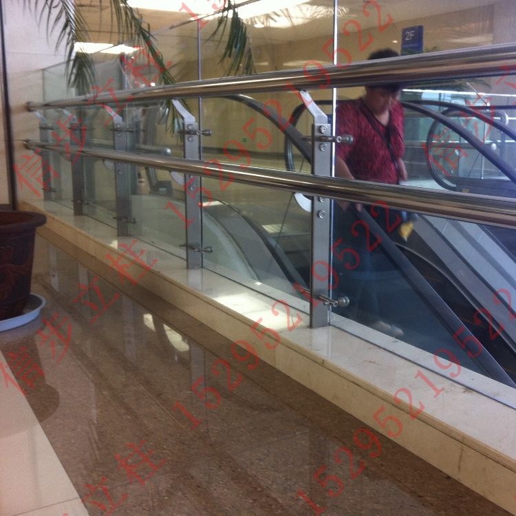 Xinbu Edelstahlsäule tritt Xinyi People's Hospital Glasgeländerprojekt ein