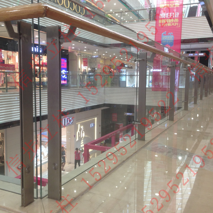 Xinbu Edelstahl-Geländersäule wird für Changzhou Wanda Plaza Projekt ausgewählt