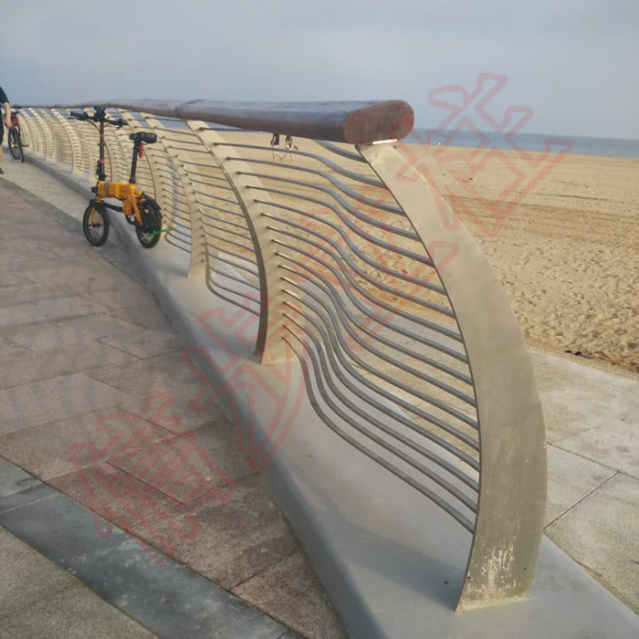 Die Gehsäule bietet gebogene Edelstahlgeländer für Yantai Golden Beach Seaside Park