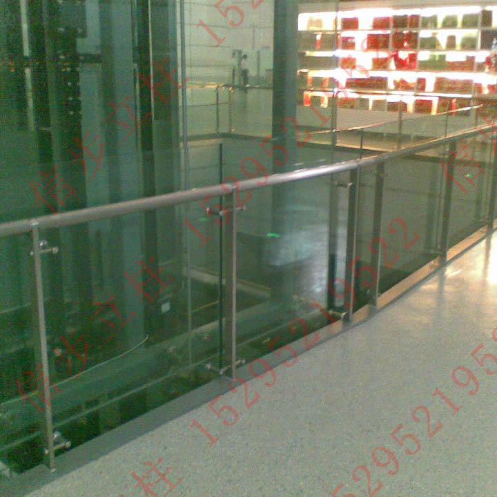 Yangzhou Taizhou Airport wählt Xinbu Edelstahl Glassäule, die langlebig und nicht rostig ist